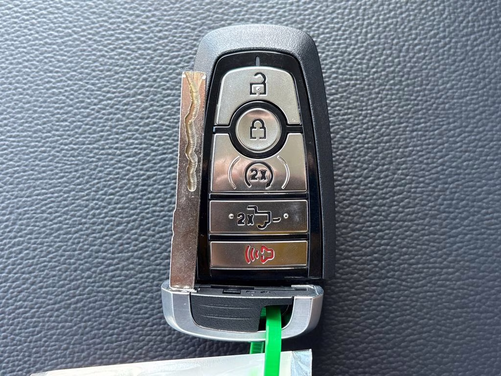 2026 Carbonized Gray Metallic Ford Super Duty F-250 SRW XLT 4X4 Truck