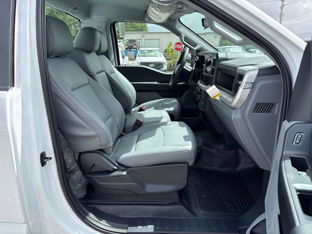 2026 Oxford White Ford Super Duty F-250 SRW XL 4X4 Truck