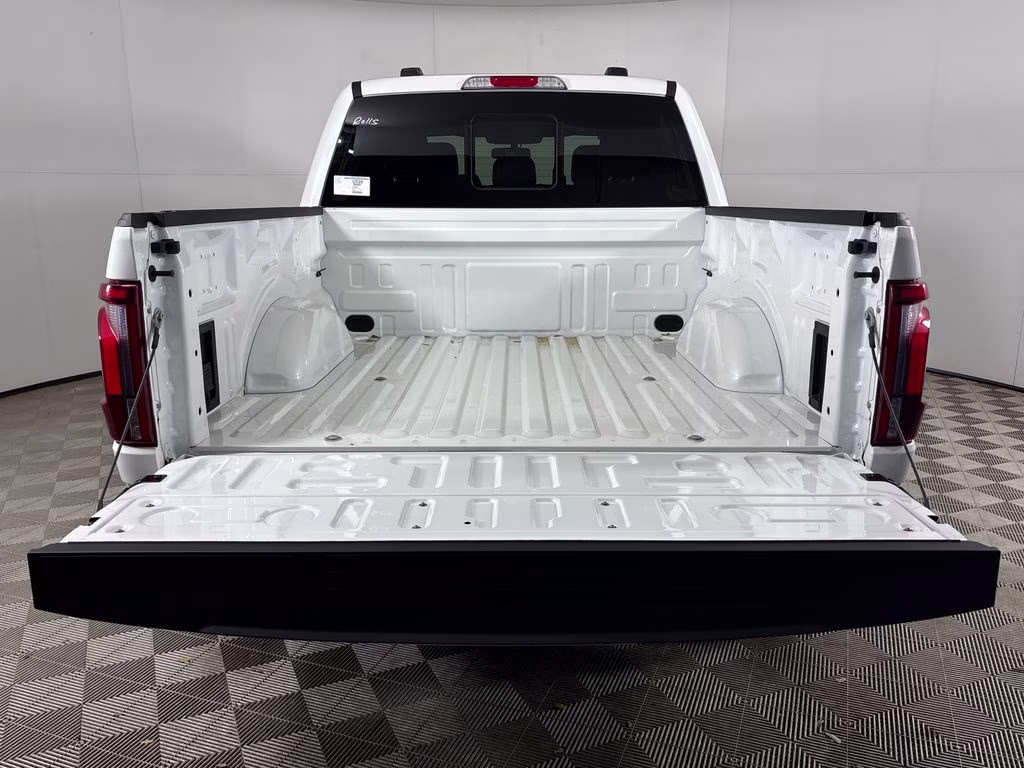 2026 White Ford F-150 Lariat 4X4 Truck