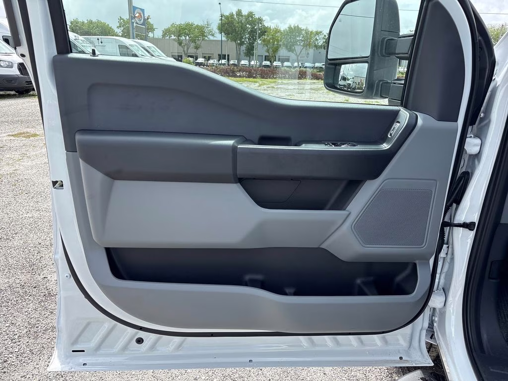 2026 Oxford White Ford Super Duty F-250 SRW XL 4X4 Truck