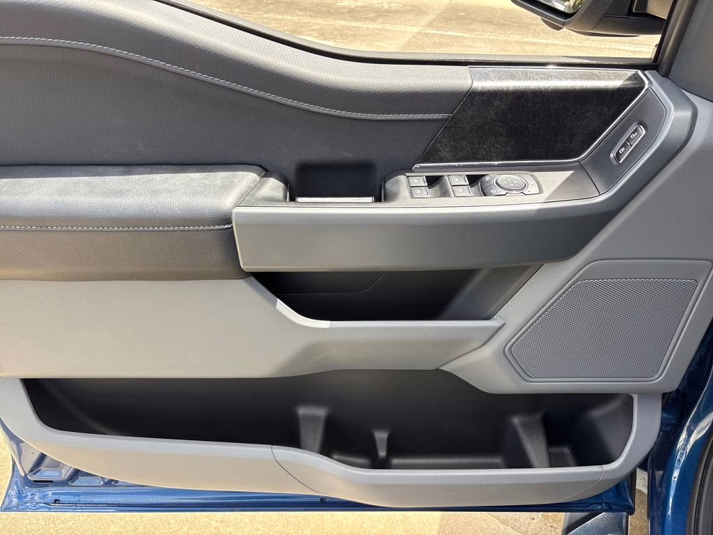 2023 Blue Metallic Ford F-150 XLT 4X4 Truck