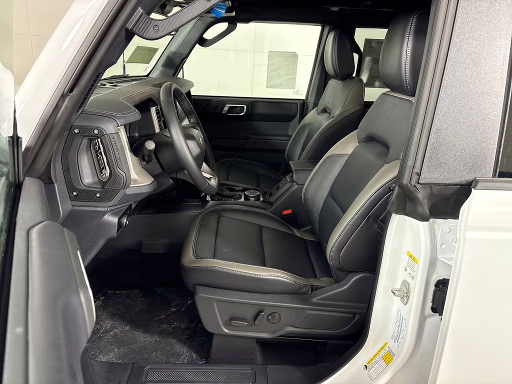 2026 Oxford White Ford Bronco Outer Banks 4X4 SUV