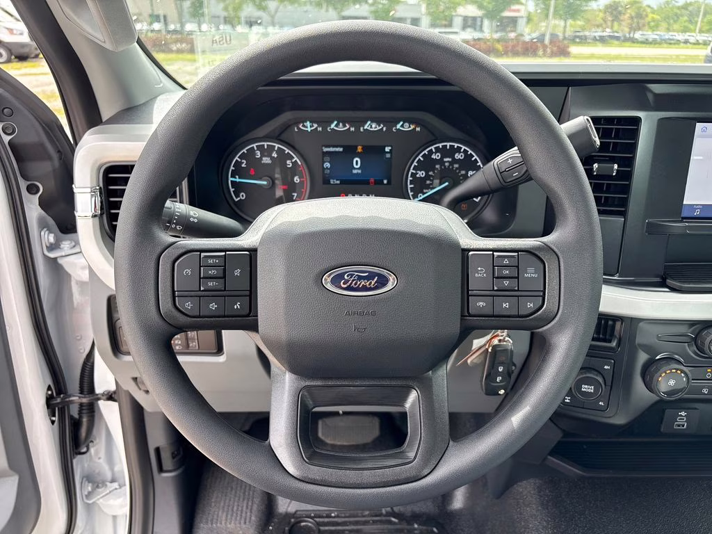 2026 Oxford White Ford Super Duty F-250 SRW XL 4X4 Truck