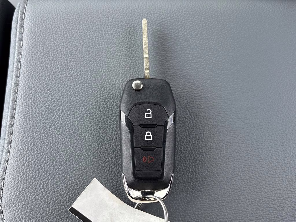 2026 Oxford White Ford Super Duty F-250 SRW XL 4X4 Truck