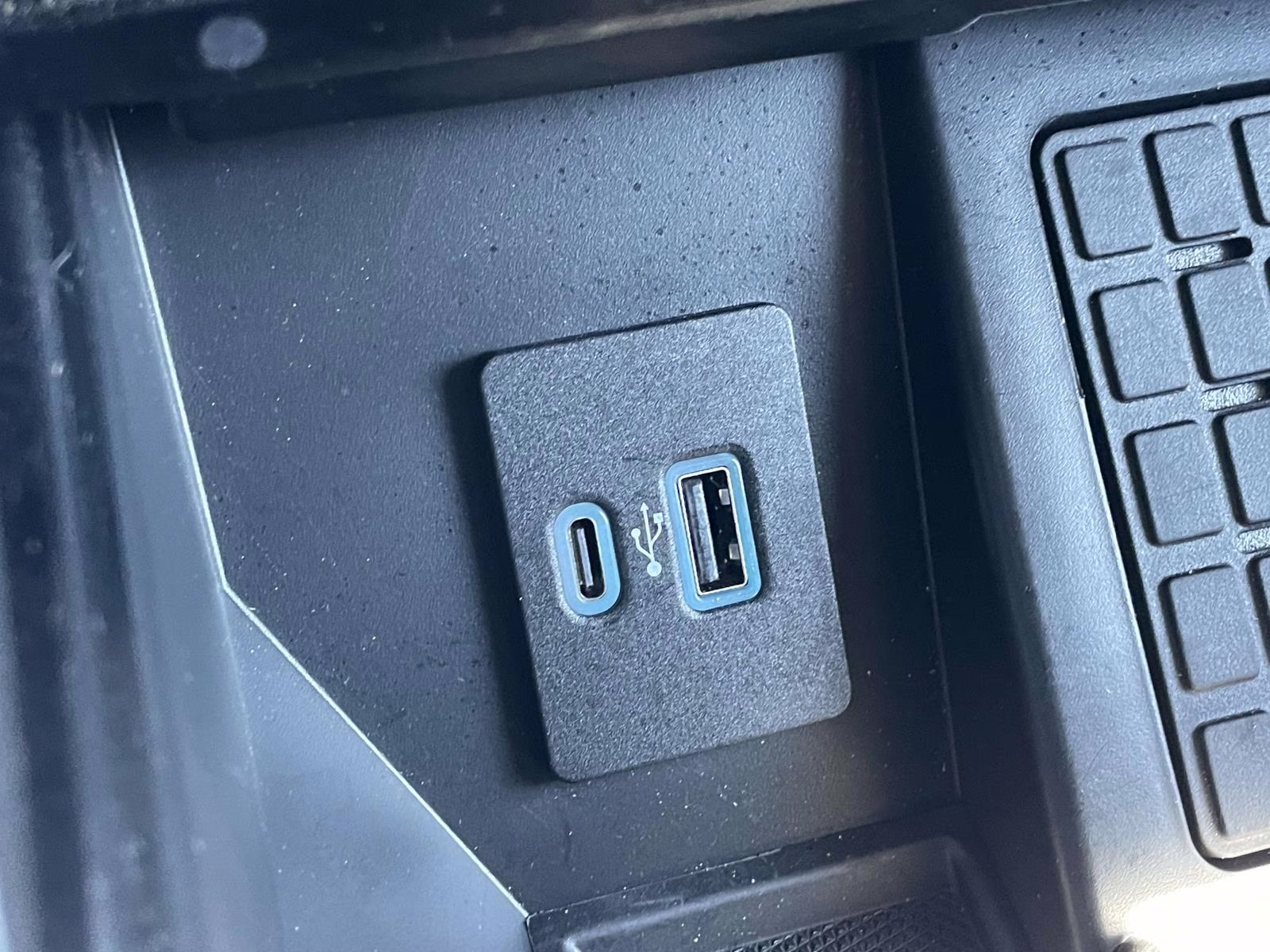 2023 Black Metallic Ford F-150 Lariat 4X4 Truck