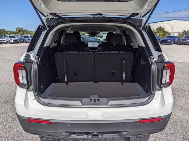 2026 Star White Metallic Tri-Coat Ford Explorer Active RWD SUV