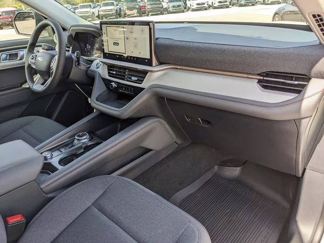 2026 Star White Metallic Tri-Coat Ford Explorer Active RWD SUV