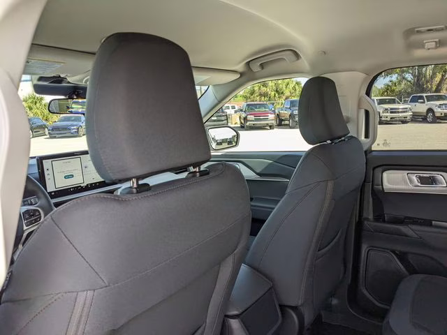 2026 Star White Metallic Tri-Coat Ford Explorer Active RWD SUV