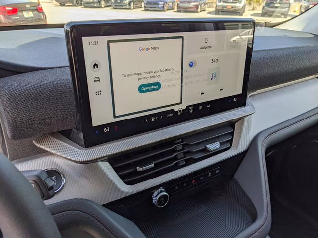 2026 Star White Metallic Tri-Coat Ford Explorer Active RWD SUV