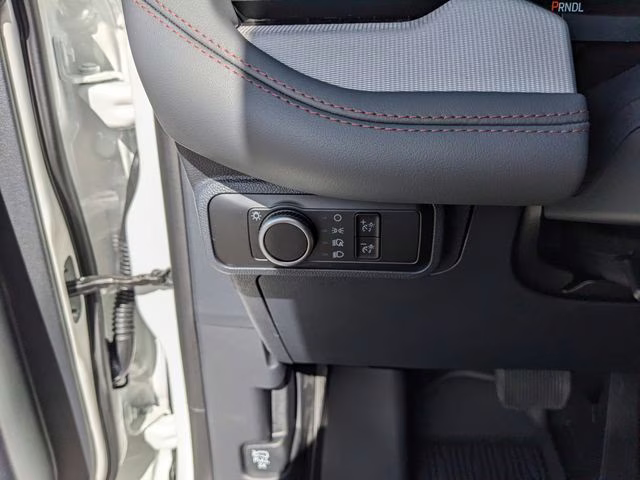 2026 Star White Metallic Tri-Coat Ford Explorer Active RWD SUV