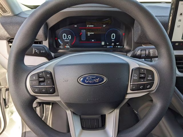 2026 Star White Metallic Tri-Coat Ford Explorer Active RWD SUV