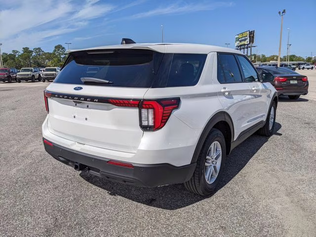 2026 Star White Metallic Tri-Coat Ford Explorer Active RWD SUV