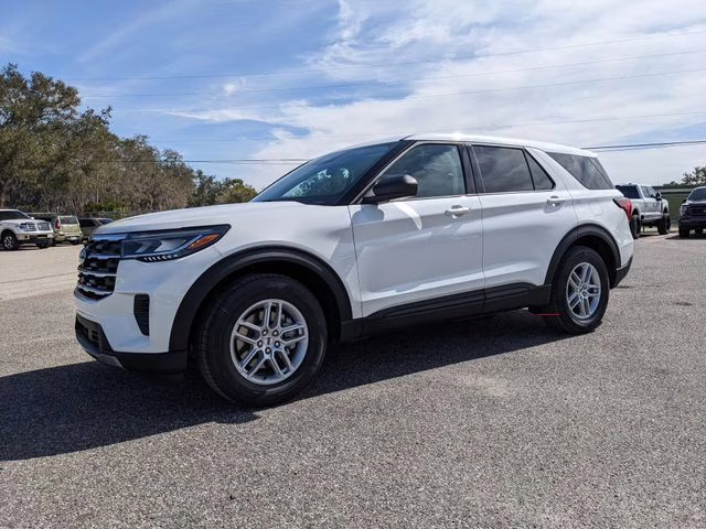 2026 Star White Metallic Tri-Coat Ford Explorer Active RWD SUV
