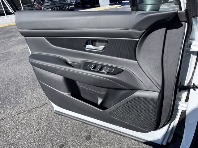 2025 Everest White Pearl Tricoat Nissan Murano SV AWD SUV