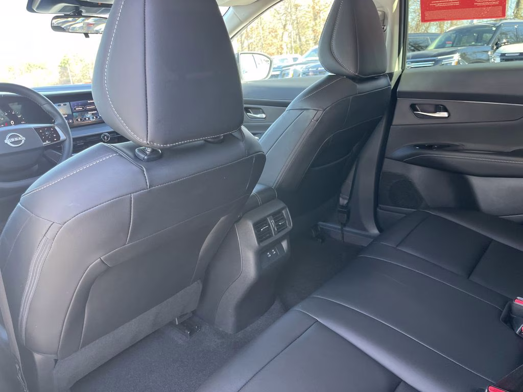 2025 Everest White Pearl Tricoat Nissan Murano SV AWD SUV
