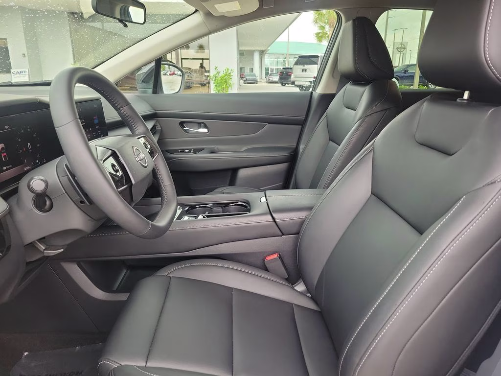 2025 Everest White Pearl Tricoat Nissan Murano SV AWD SUV