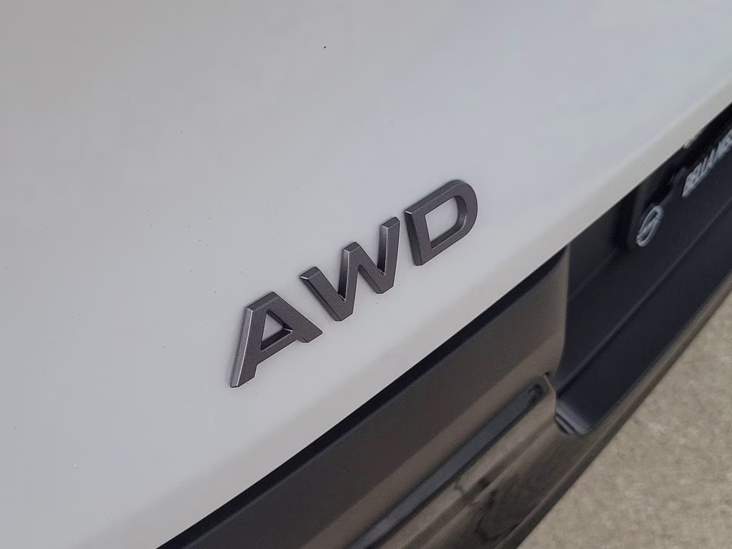 2025 Everest White Pearl Tricoat Nissan Murano SV AWD SUV