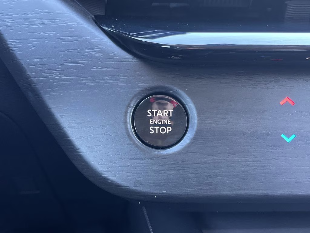 2025 Everest White Pearl Tricoat Nissan Murano SV AWD SUV