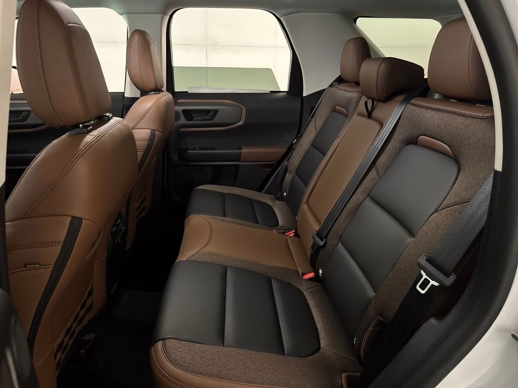 2026 Oxford White Ford Bronco Sport Outer Banks 4X4 SUV