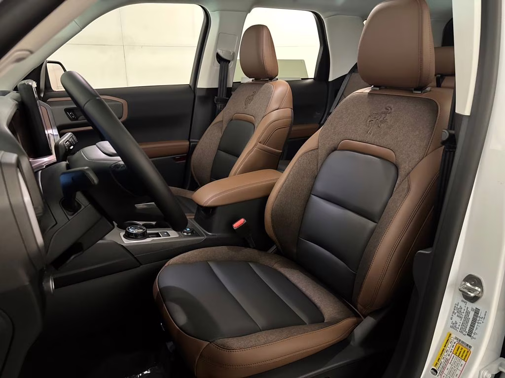 2026 Oxford White Ford Bronco Sport Outer Banks 4X4 SUV