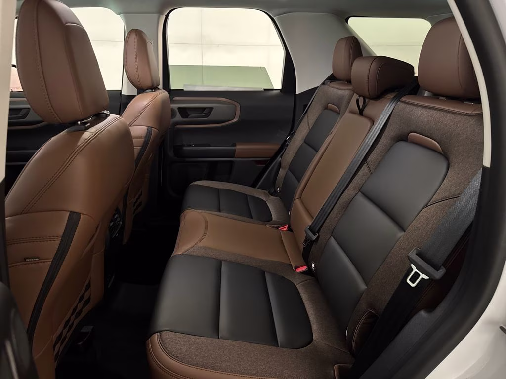 2026 Oxford White Ford Bronco Sport Outer Banks 4X4 SUV
