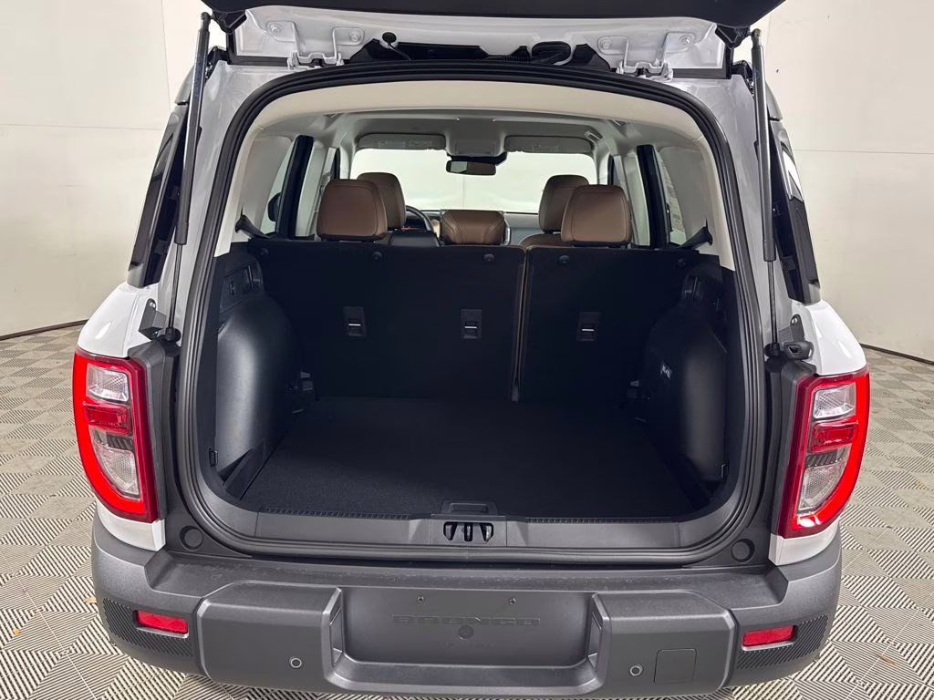 2026 Oxford White Ford Bronco Sport Outer Banks 4X4 SUV