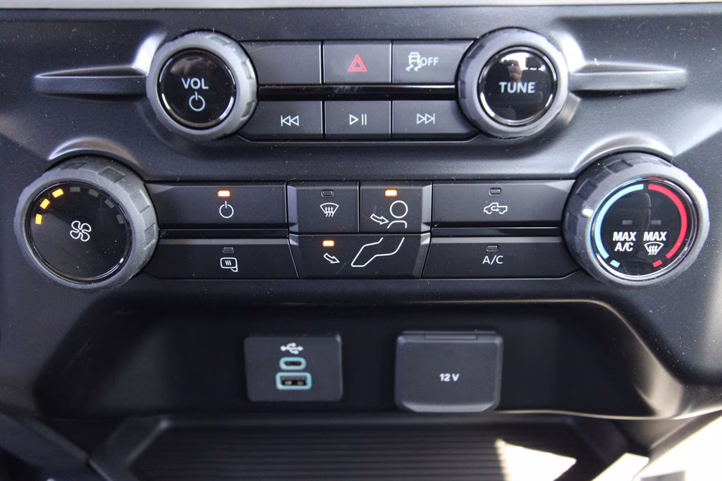 2026 Oxford White Ford Super Duty F-350 SRW XL 4X4 Truck