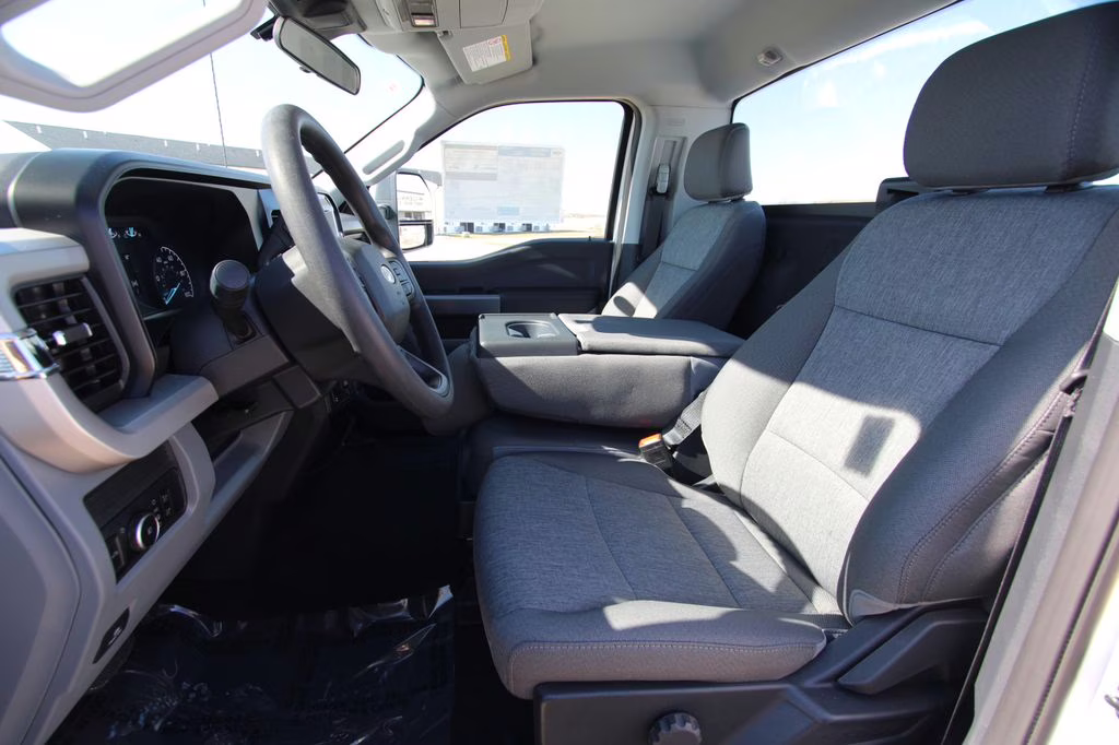 2026 Oxford White Ford Super Duty F-350 SRW XL 4X4 Truck