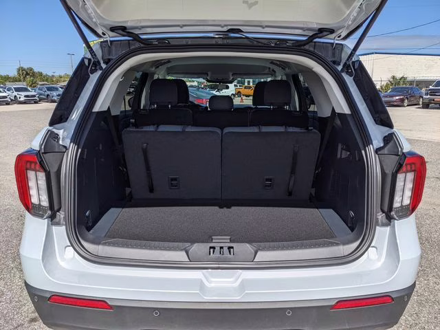 2026 Space White Metallic Ford Explorer Active RWD SUV