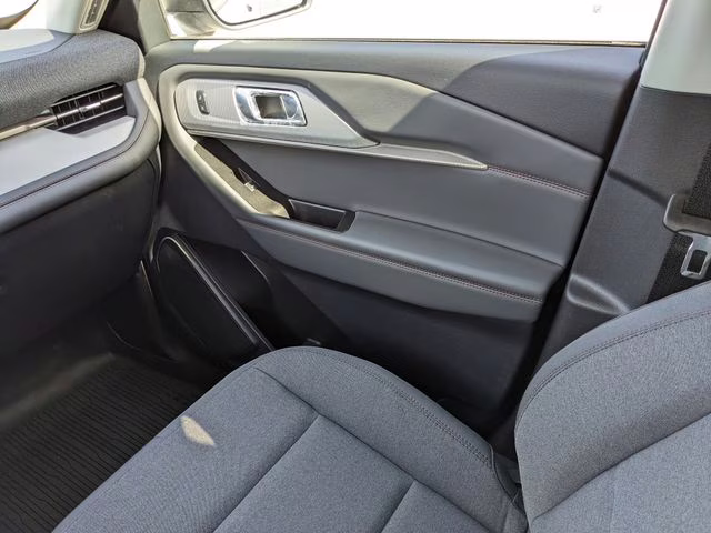 2026 Space White Metallic Ford Explorer Active RWD SUV