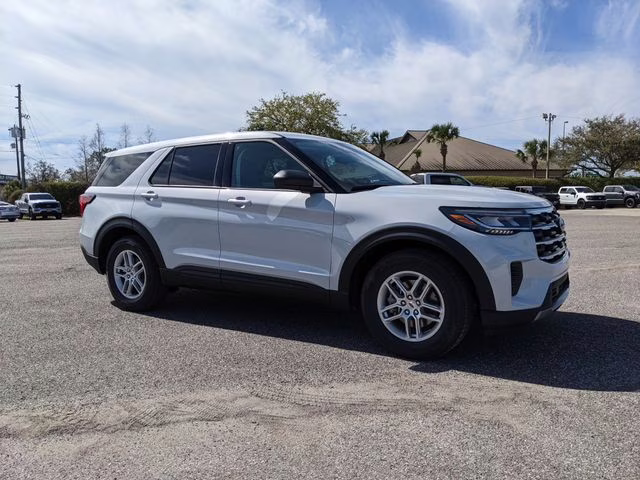 2026 Space White Metallic Ford Explorer Active RWD SUV