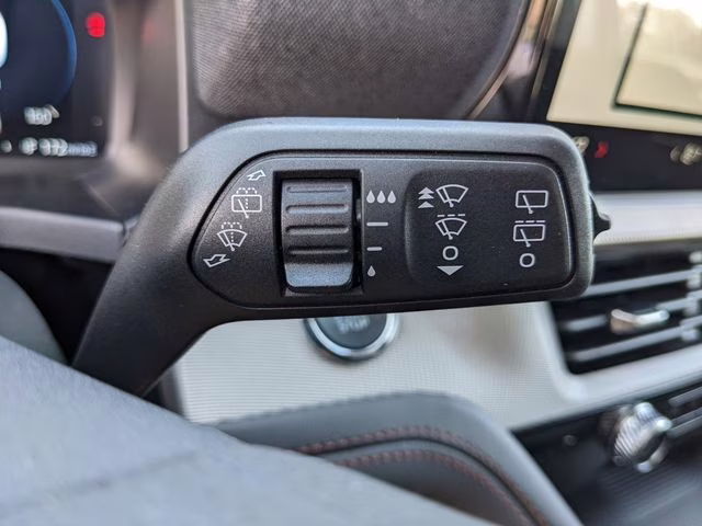 2026 Space White Metallic Ford Explorer Active RWD SUV