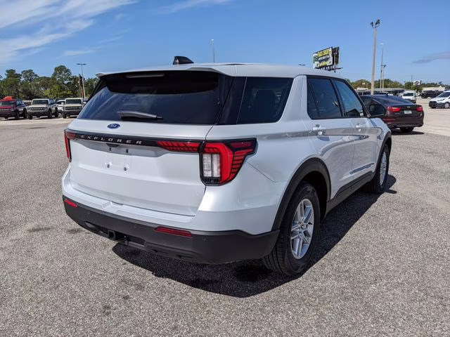 2026 Space White Metallic Ford Explorer Active RWD SUV