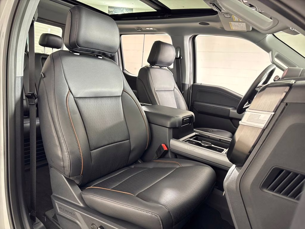 2026 Avalanche Ford Super Duty F-250 SRW Lariat 4X4 Truck