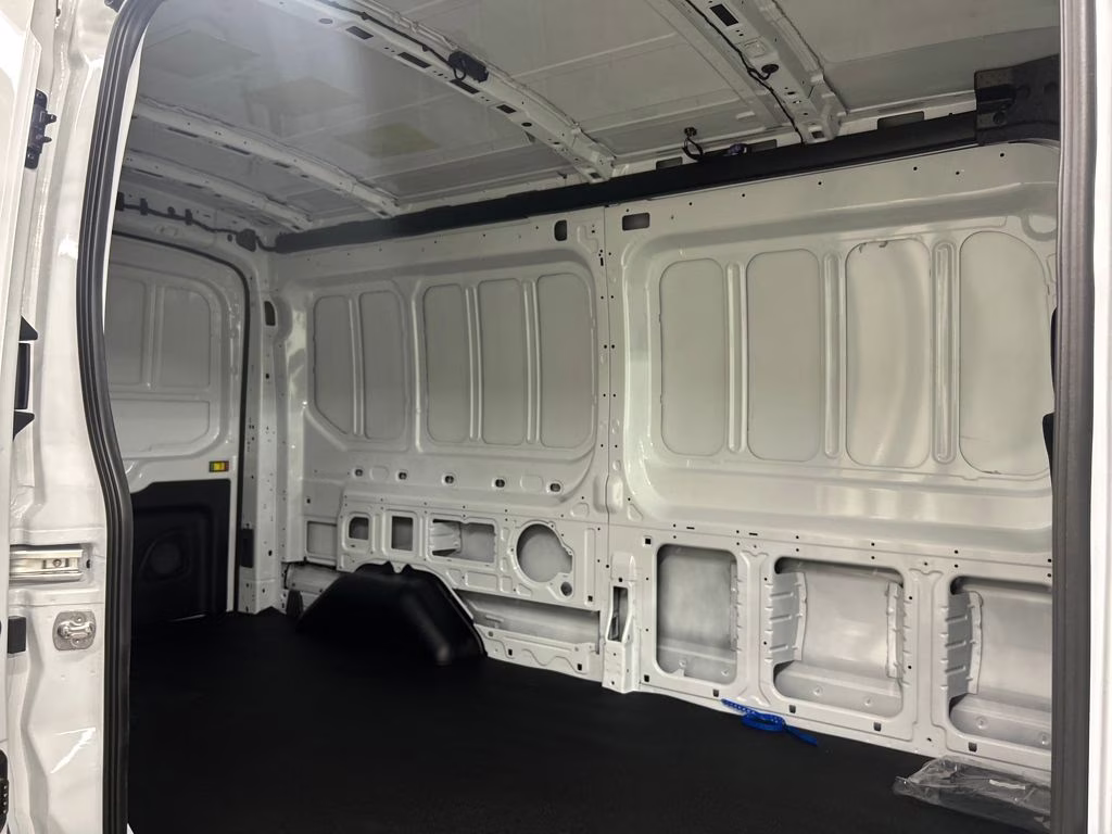 2026 OXFORD WHITE Ford Transit-250 XL RWD Van