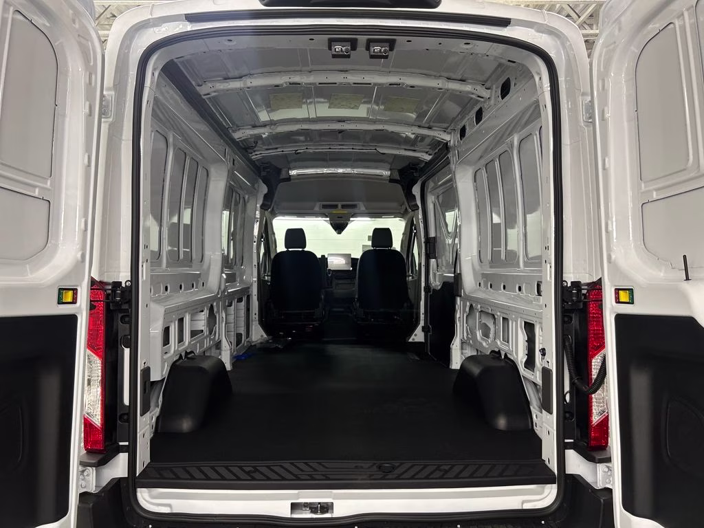 2026 OXFORD WHITE Ford Transit-250 XL RWD Van
