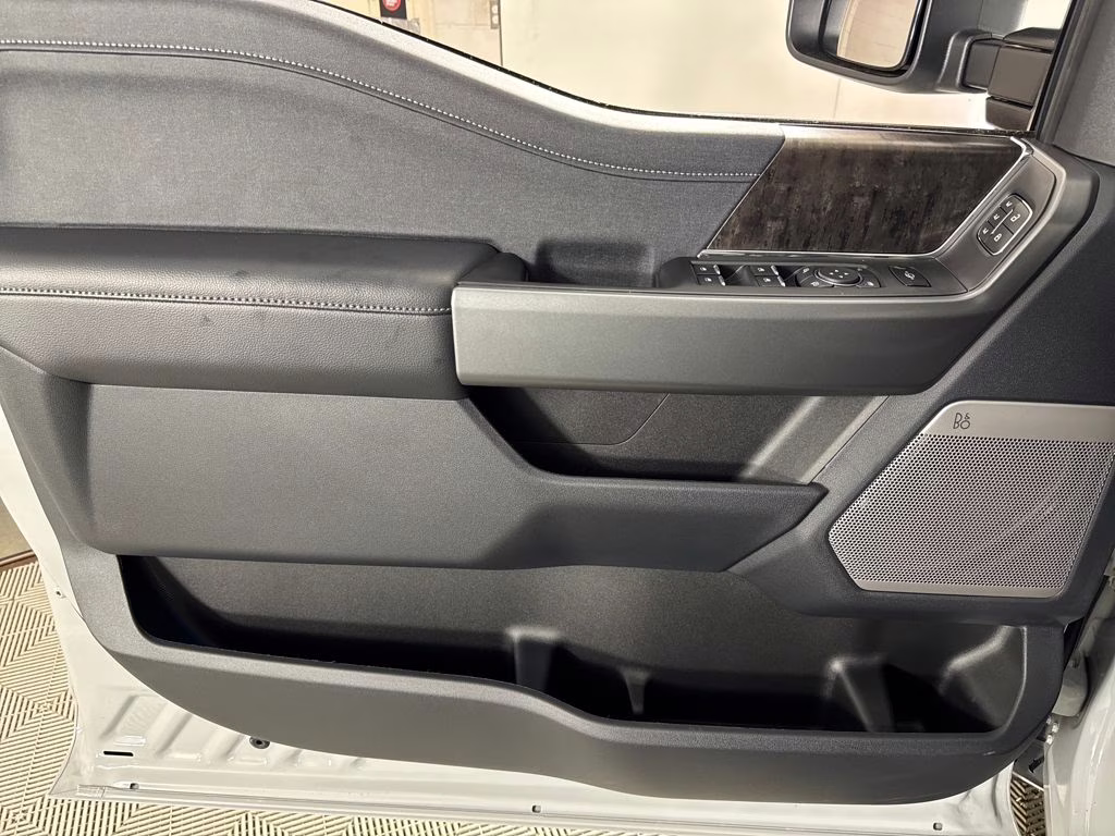 2026 Avalanche Ford Super Duty F-250 SRW Lariat 4X4 Truck