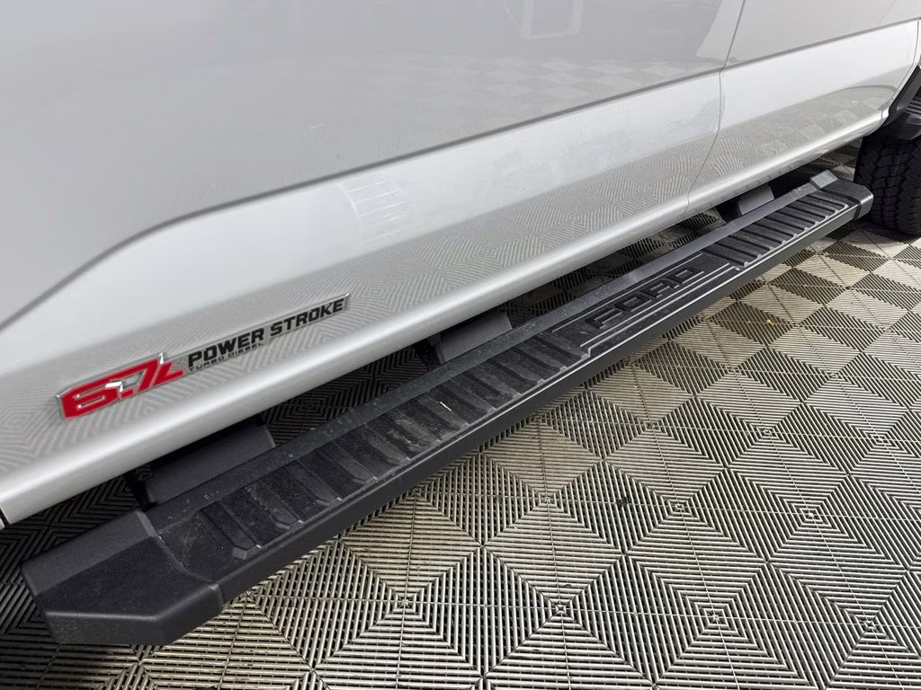 2026 Avalanche Ford Super Duty F-250 SRW Lariat 4X4 Truck