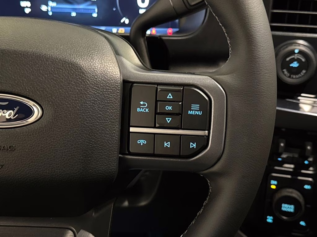 2026 Avalanche Ford Super Duty F-250 SRW Lariat 4X4 Truck