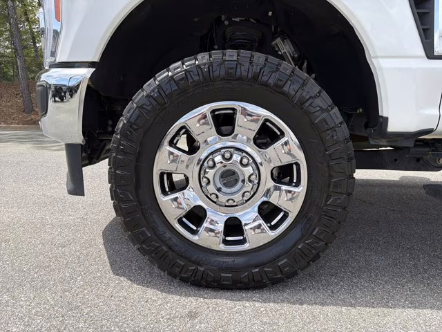 2023 White Metallic Ford Super Duty F-250 SRW LARIAT 4X4 Truck