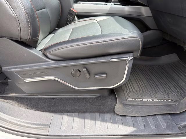 2023 White Metallic Ford Super Duty F-250 SRW LARIAT 4X4 Truck