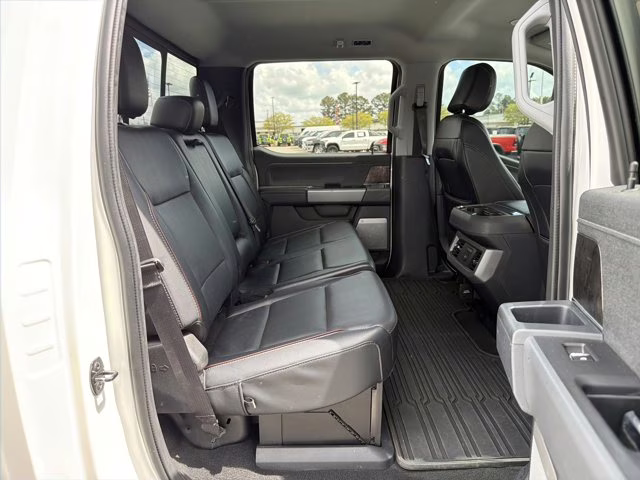 2023 White Metallic Ford Super Duty F-250 SRW LARIAT 4X4 Truck