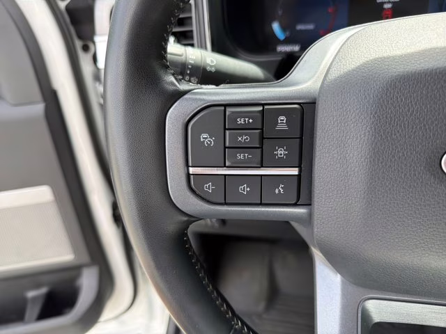 2023 White Metallic Ford Super Duty F-250 SRW LARIAT 4X4 Truck