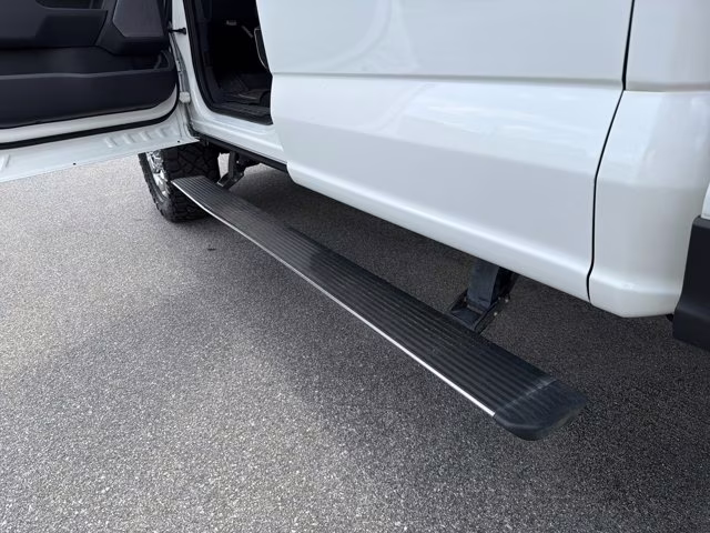 2023 White Metallic Ford Super Duty F-250 SRW LARIAT 4X4 Truck