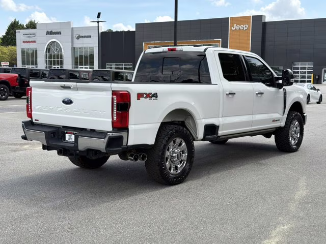 2023 White Metallic Ford Super Duty F-250 SRW LARIAT 4X4 Truck