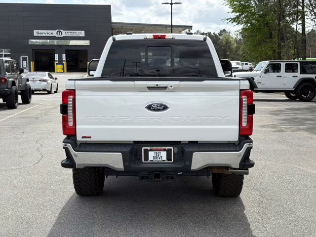 2023 White Metallic Ford Super Duty F-250 SRW LARIAT 4X4 Truck