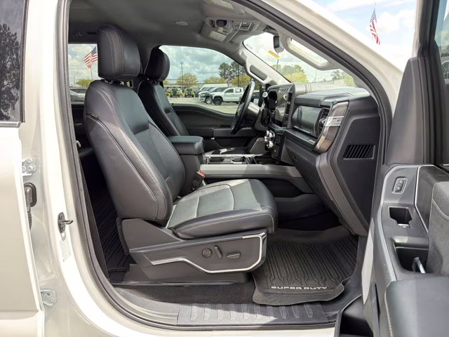 2023 White Metallic Ford Super Duty F-250 SRW LARIAT 4X4 Truck