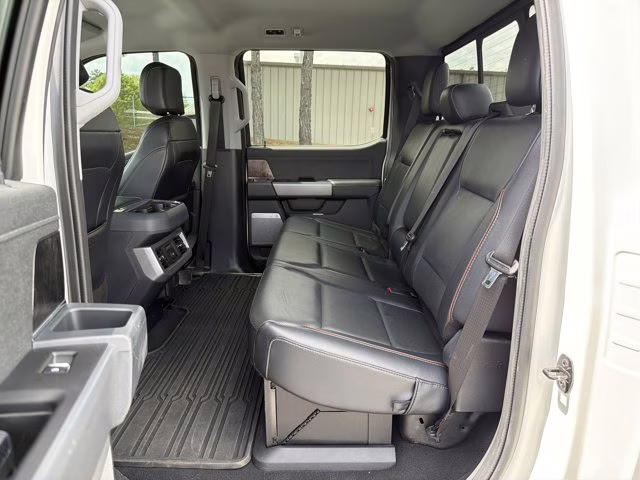 2023 White Metallic Ford Super Duty F-250 SRW LARIAT 4X4 Truck