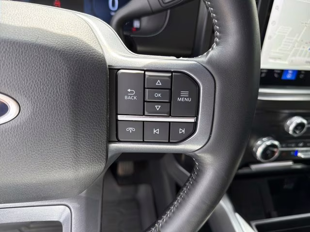 2023 White Metallic Ford Super Duty F-250 SRW LARIAT 4X4 Truck