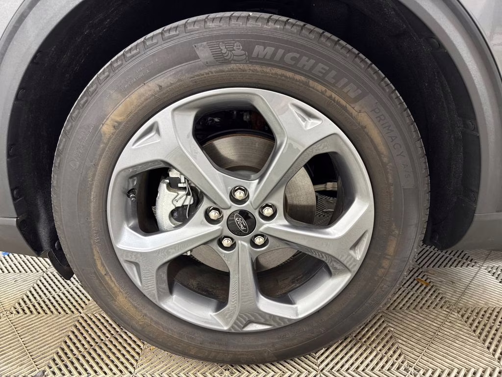 2025 Gray Metallic Ford Escape ST-Line FWD SUV